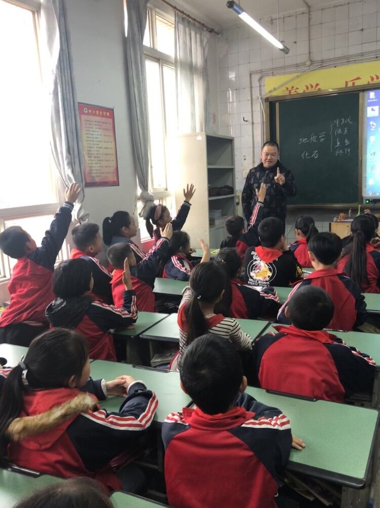 富顺志愿者活动1.jpg